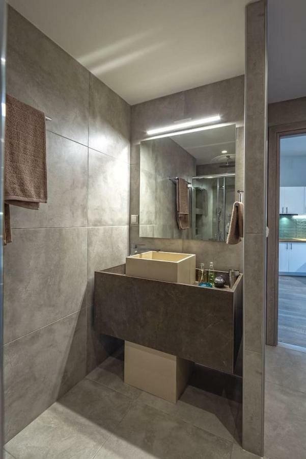 The Apartment 2 Bdrs/2 Baths Luxury Residence Атина Екстериор снимка