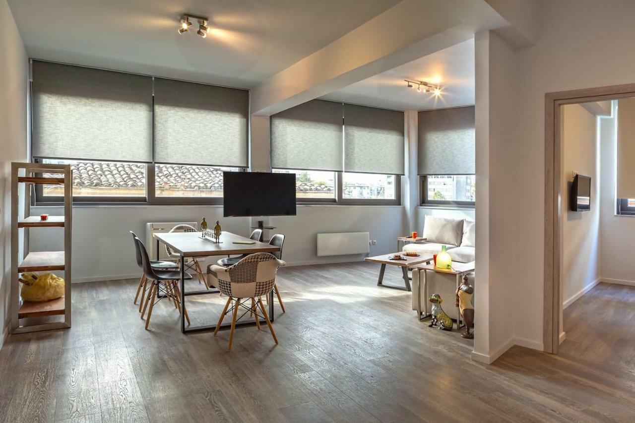 The Apartment 2 Bdrs/2 Baths Luxury Residence Атина Екстериор снимка